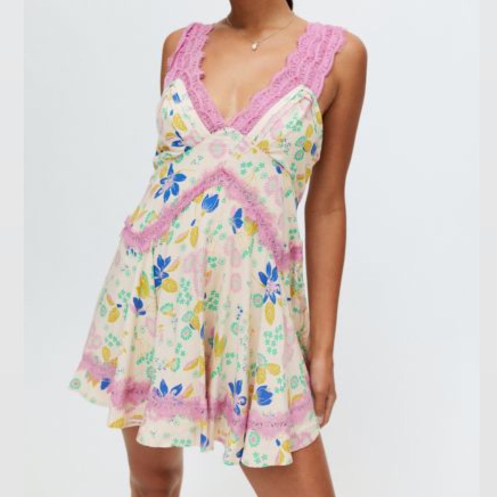 Urban Outfitters Tiffany Lace Trim Mini Dress - Pink/Floral - XL
